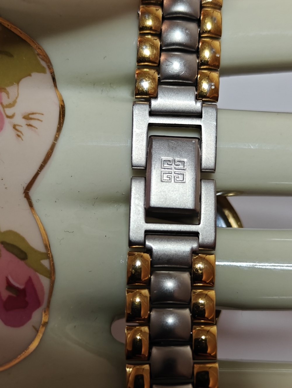 Vintage Authentic Givenchy Ladies Watch Cleaned New Battery - Picture 6 of 16